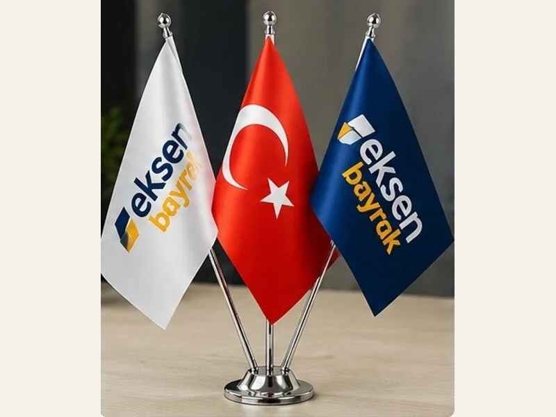 Üçlü masa bayrağı