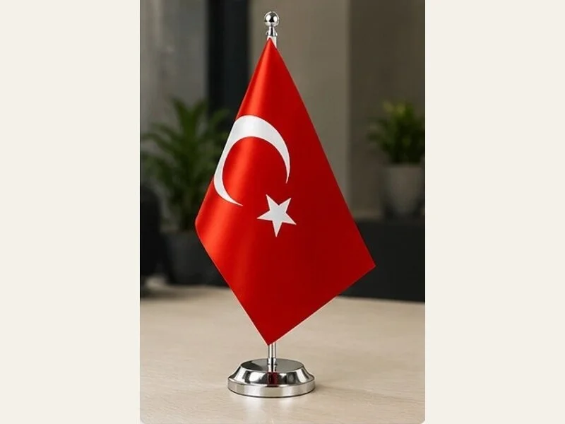 Tekli Türk masa bayrağı