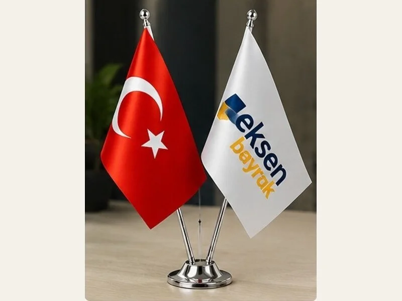 Türk bayrağı ve firma masa bayrağı
